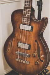 Fototapeta na wymiar Aged vintage guitar