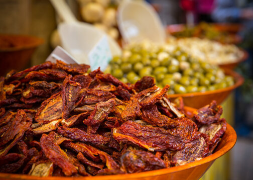 Sun dried tomatoes on a French market stall in Sarlat-la-Caneda, France