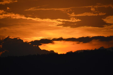 Obraz premium Coucher de soleil à Kigali