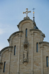 Fototapeta na wymiar Giebel der Josefskirche in Speyer