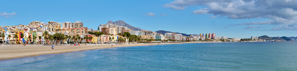 Fototapeta na wymiar Panoramic view sandy coastline of Villajoyosa. Spain