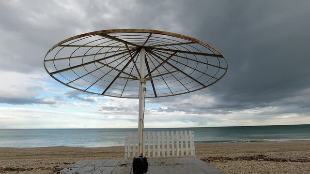 Timelapse spiaggia e nuvole in 4k
