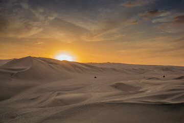 Fototapeta na wymiar desert sand dunes 