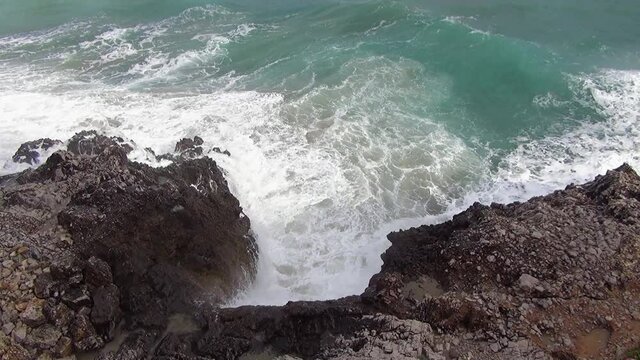 Bad weather with a south-west wind that agitates the sea along the coast.