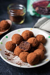 Dark Chocolate Truffle With Cocoa Powder