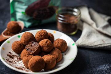 Dark Chocolate Truffle With Cocoa Powder