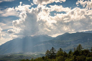 Bellissima vista sulle montagne vicino a Coredo in Trentino