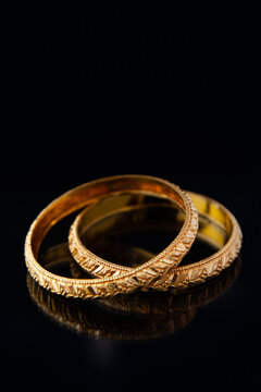 Gold jewellery for indian bride
