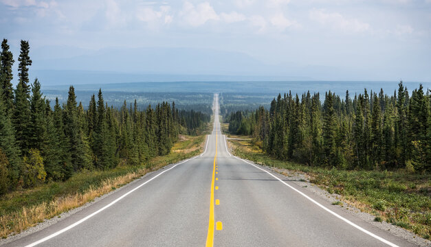 Empty edless Highway in Alaska, usa
