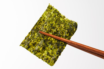 Square seaweed on white background © Jung Sungmin