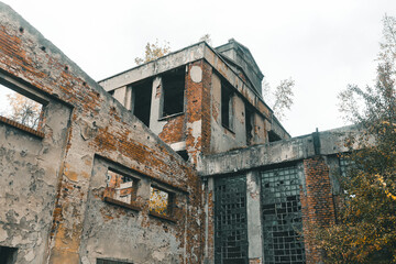 old abandoned building