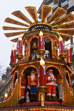 The revolving seasonally decorated centrepiece,