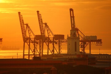 Obraz premium Manila port cranes