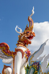 Fototapeta na wymiar Dragon d'un temple à Chiang Mai, Thaïlande