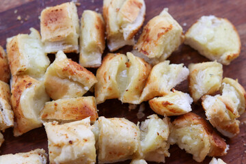 Garlic bread, the delicious accompaniment of barbecue gaucho.