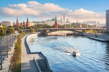 Obraz premium View of the Moskva River and the Moscow Kremlin