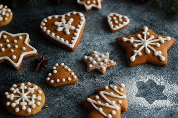 Obraz na płótnie Canvas Christmas gingerbread. Delicious gingerbread cookies with honey, ginger and cinnamon. Winter composition. Great for New Year's or Christmas designs