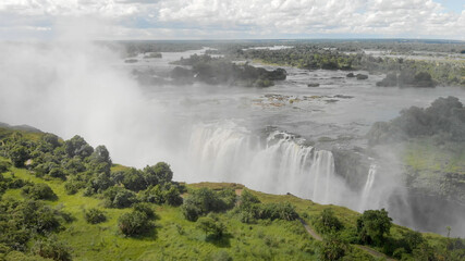 Die Viktoriafälle in Sambia und Simbabwe mit dem Sambesi Fluss aus der Luft