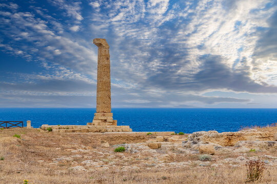 Capo Colonna, Temple of Hera Lacinia near Crotone, Calabria, Italy