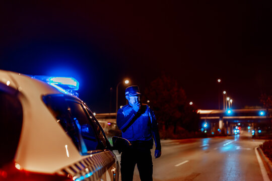 police control of people in the confined city