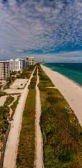 Obraz premium Beautiful vertical panorama Miami Beach scene