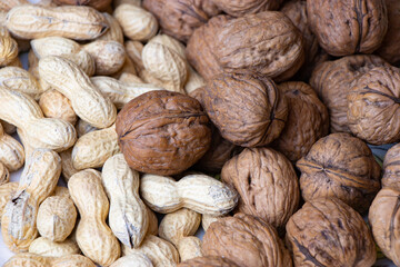 Noci e arachidi