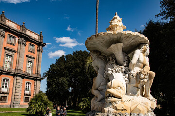 fontana antistante la reggia di Capodimonte, Napoli - obrazy, fototapety, plakaty