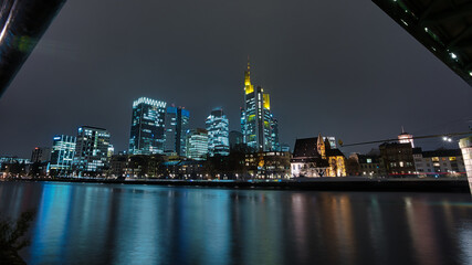 Frankfurt Skyline bei Nacht