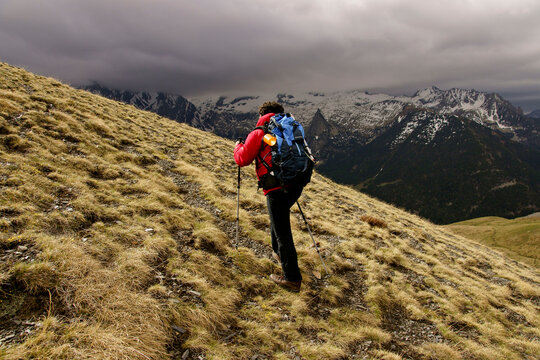 Sendero de la Pleta de las Vacas.Valle de Gistain.Pirineo Aragones. Huesca. Espa&ntilde;a.
