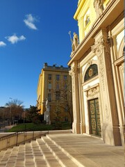 Obraz premium gates of a baroque church in sunlight