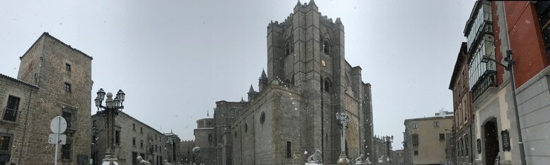 Fototapeta na wymiar Snowed square of the Cathedral of Avila