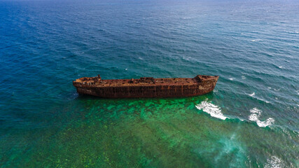 Aeria view of Shipwreck Beach，kaiolohia, Lanai island, Hawaii