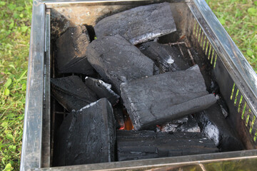 火おこし中の炭