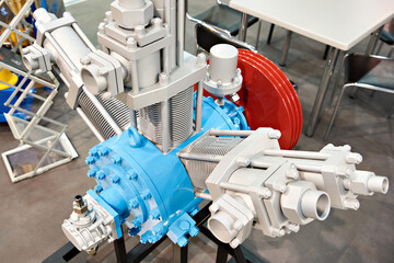Piston compressor for gas filling stations