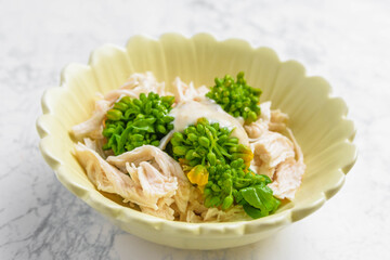 菜の花と鶏肉のマヨネーズソース