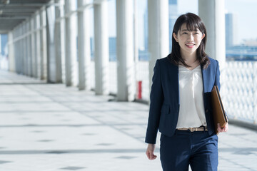 ビジネスウーマン 