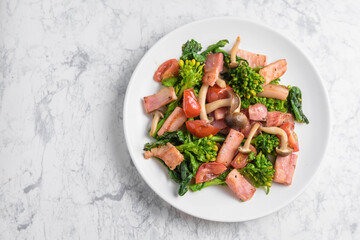 菜の花とベーコンの炒め物