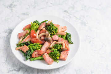 菜の花とベーコンの炒め物