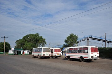 Fototapeta na wymiar Bus station near the railway in the city of Yurga, Kemerovo region