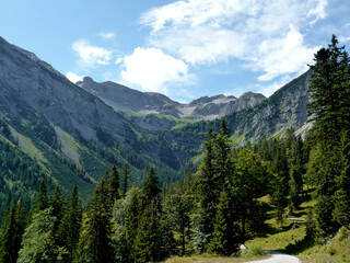 Fototapeta na wymiar Mountain hiking tour to Soiernspitze mountain, Bavaria, Germany
