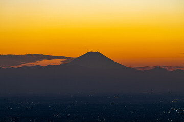 夕暮れの富士山