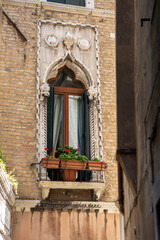 Fototapeta na wymiar Maison sur le campo Sant' Anzolo, Venise