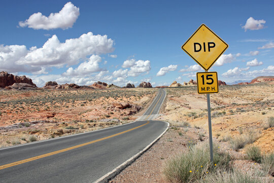 Dip in the road , Valley of fire, Nevada
