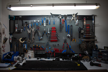 tool bench mountain and road bike shop
