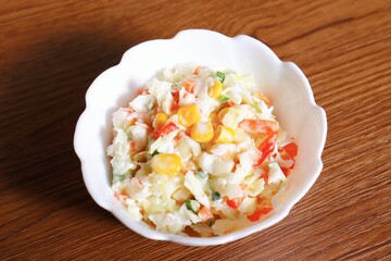 カラフルなコールスローサラダ