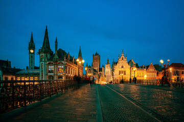 Obraz premium View from St. Michaels Bridge to the old town of Ghent, Belgium.