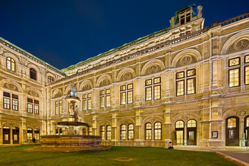 Fototapeta premium Vienna State Opera Fountain At Night, Austria