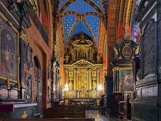 Fototapeta na wymiar Krakow, Poland. Altar of St. Stanislaus in the northern nave of St. Mary's Basilica (Church of Our Lady Assumed into Heaven). The altar dates back to 1675.