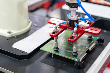 high technology and precision robot arm and automatic vacuum or suction cup for pick & place transportation pcb or material goods or product of manufacturing process in industrial