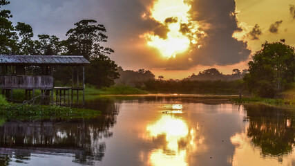 Nascer do Sol Rio Aporema - Distrito de Aporema/Tartarugazinho/Amap&aacute;/Brasil 